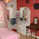 Hotel Aux P'tits Boulas 2*