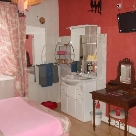 Hotel Aux P'tits Boulas 2*