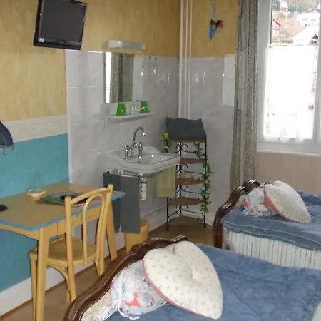 Aux P'tits Boulas מלון 2*